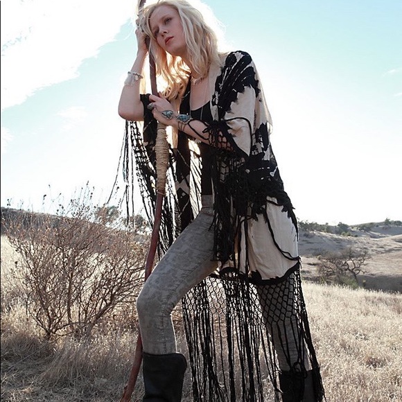 SOLD Spell & the Gypsy Collective Storm Kimono - Picture 2 of 4